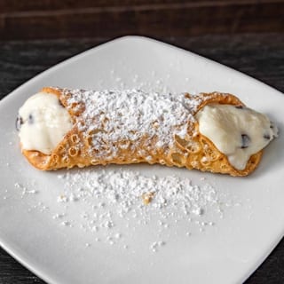 Traditional Chocolate Chip Cannoli