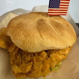 Crispy chicken sandwich 