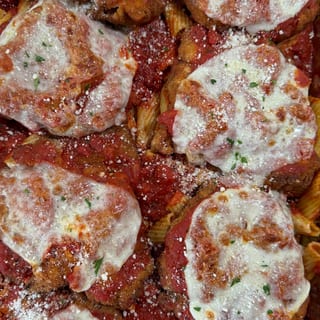 Half Tray Chicken Parmesan Pasta