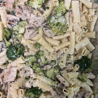 Half Tray Chicken Broccoli Rigatoni